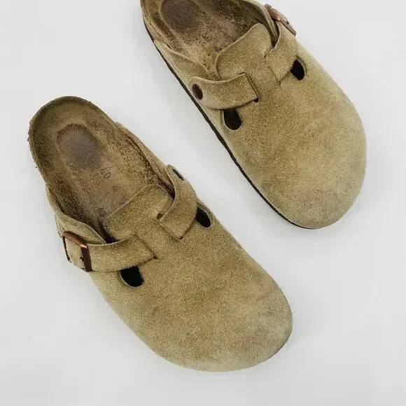 Birkenstock Boston Soft Footbed Clogs in taupe suede - Picture 2 of 8